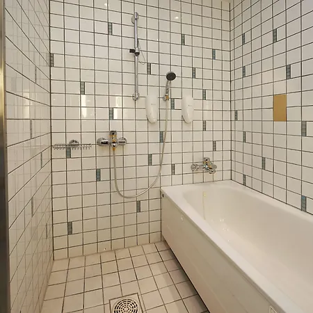 Helsinki-vantaa Airport By Ihg Hotel 4*