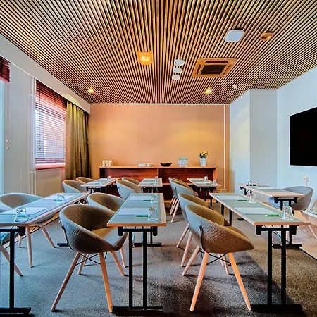 Hotel Helsinki-vantaa Airport By Ihg 4*