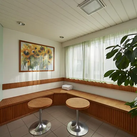 Helsinki-vantaa Airport By Ihg 4* Vantaa
