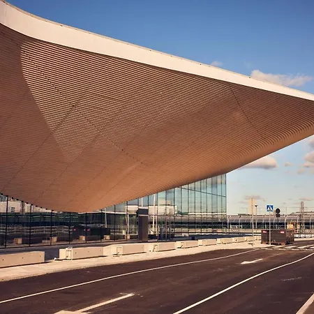 Helsinki-vantaa Airport By Ihg