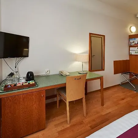 Hotel Helsinki-vantaa Airport By Ihg Vantaa