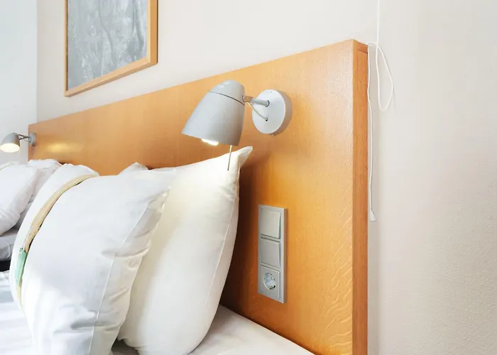 Hotel Helsinki-vantaa Airport By Ihg 4*