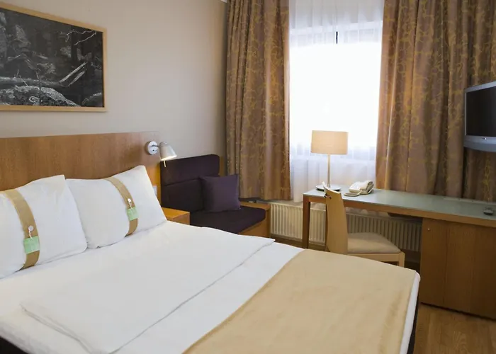 Hotel Helsinki-vantaa Airport By Ihg 4*