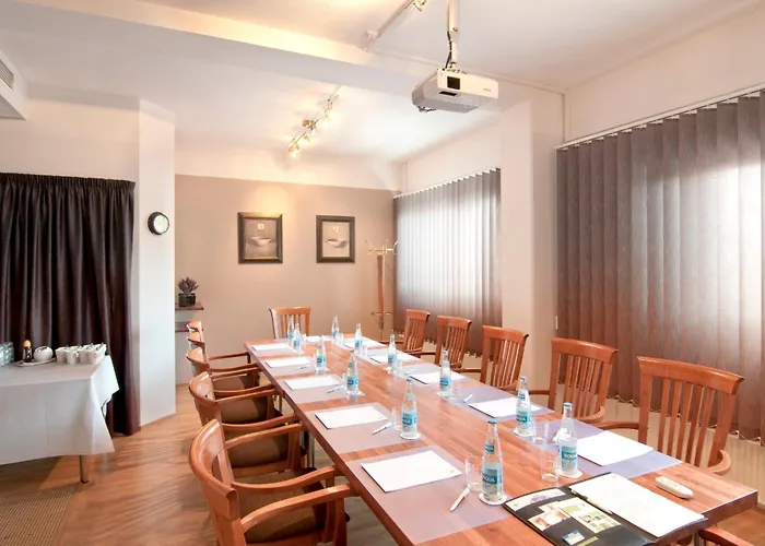 Helsinki-vantaa Airport By Ihg Отель