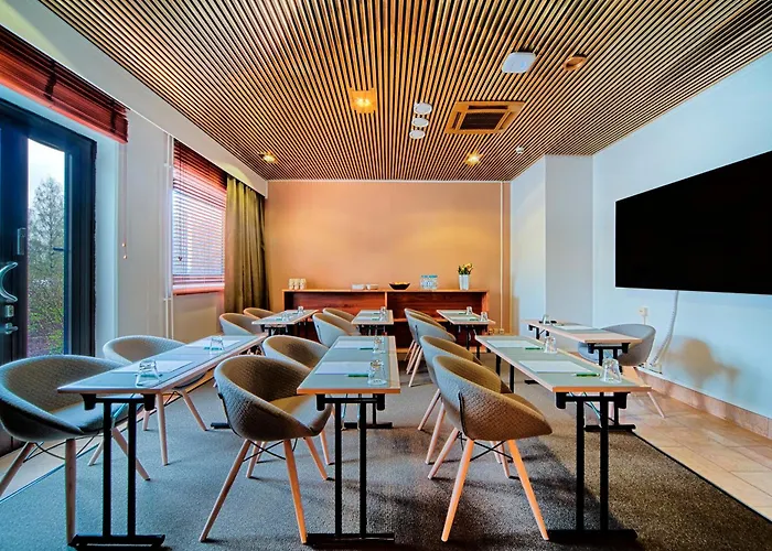 Hotel Helsinki-vantaa Airport By Ihg 4*