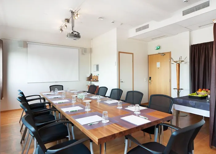 Отель Helsinki-vantaa Airport By Ihg 4*