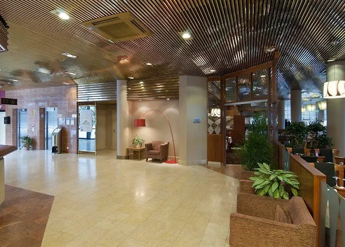 Отель Helsinki-vantaa Airport By Ihg Вантаа