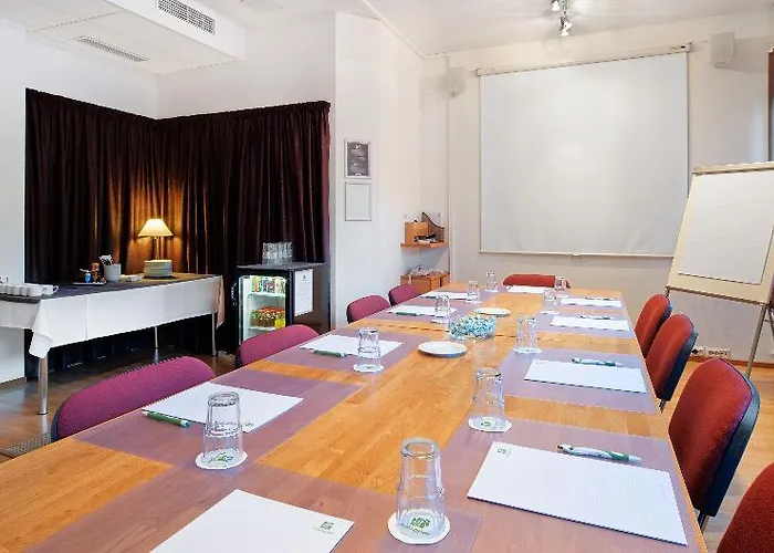 Helsinki-vantaa Airport By Ihg 4* Vantaa